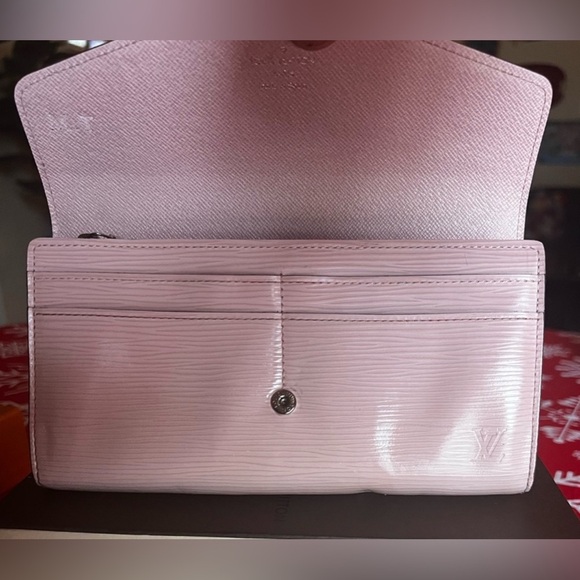 Louis Vuitton Pink Epi Sarah Wallet - Picture 4 of 7